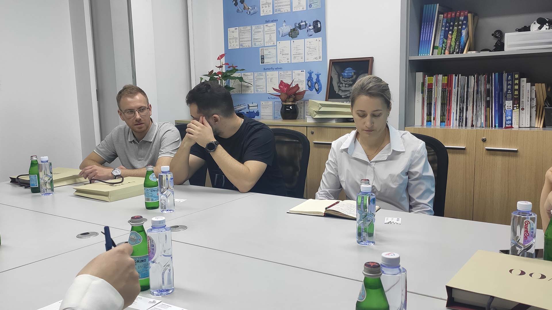 國(guó)外客戶(hù)蒞臨得銳自動(dòng)化，就有關(guān)項(xiàng)目合作展開(kāi)會(huì)談
